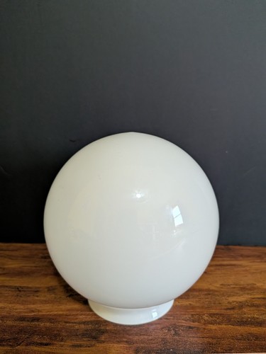 Vtg round white - vtg, glass
